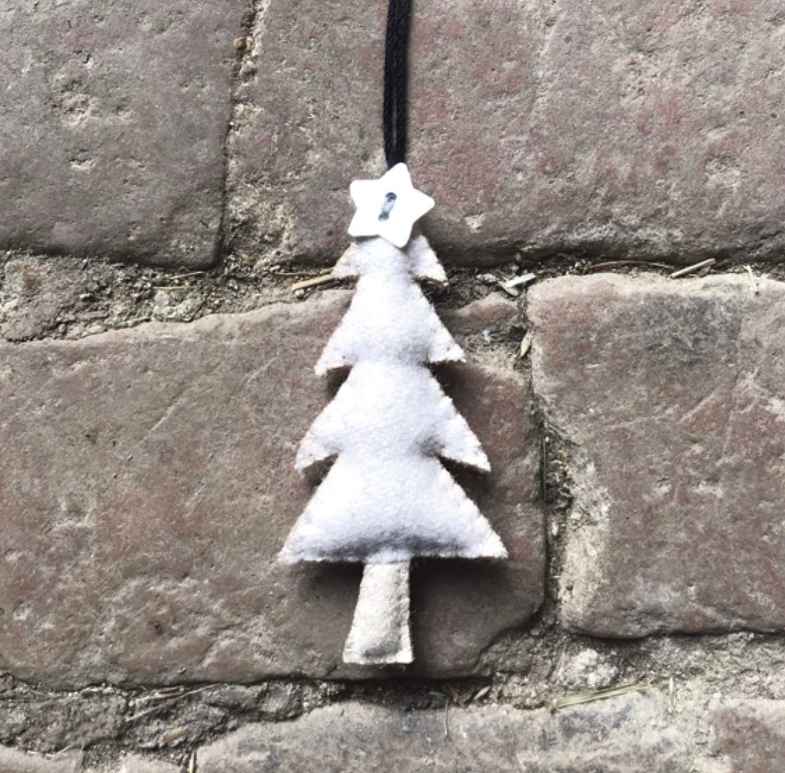 Felt hanging tree - East of India