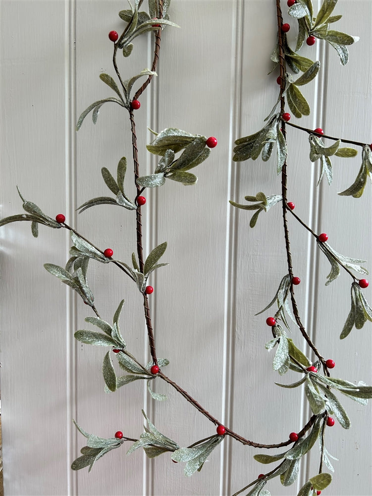 Garland of Berries 180cm