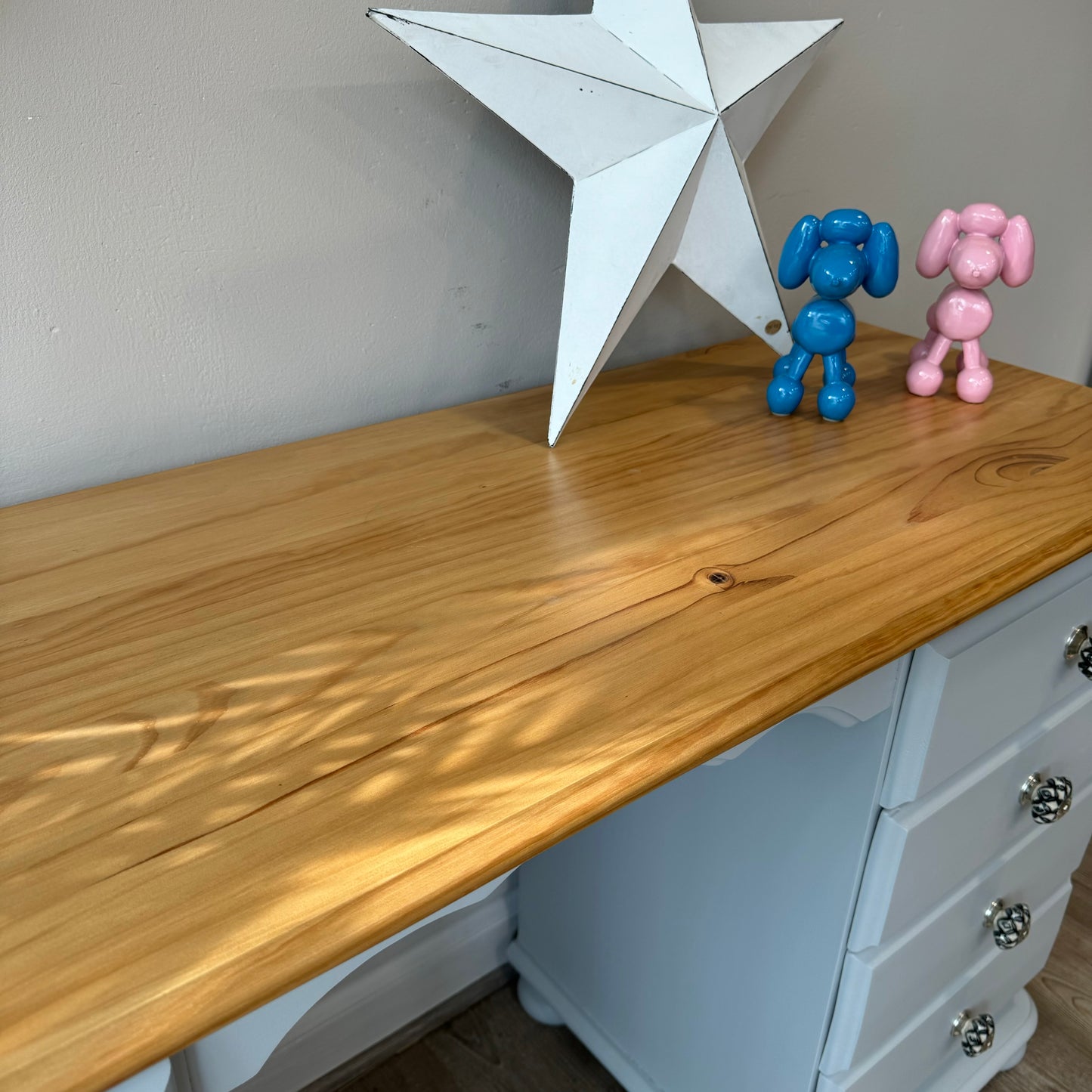 Pine desk in Frenchic ‘Swanky Pants’