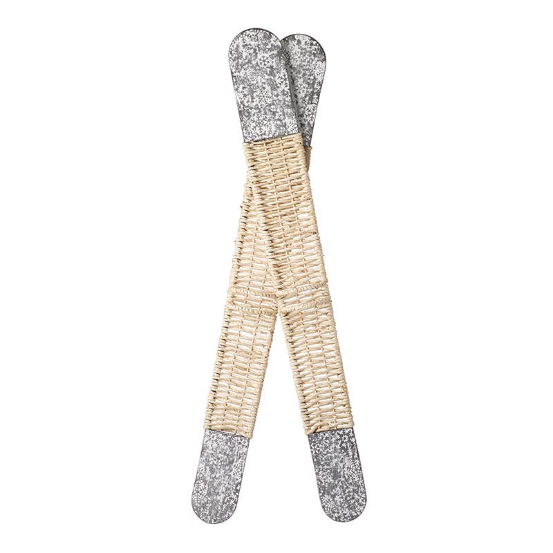Christmas -METAL SKIS WITH TWINE (aT)
