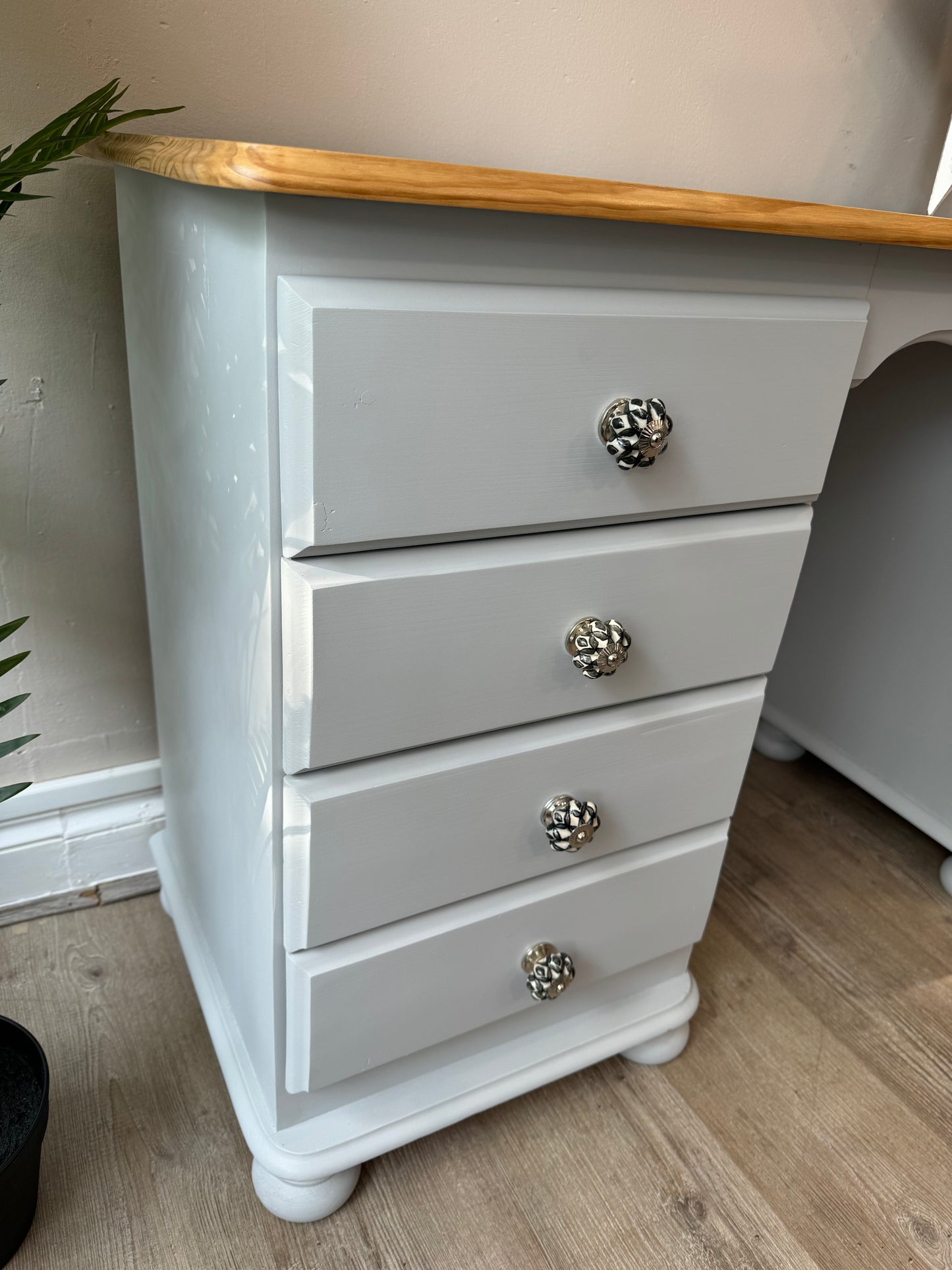 Pine desk in Frenchic ‘Swanky Pants’