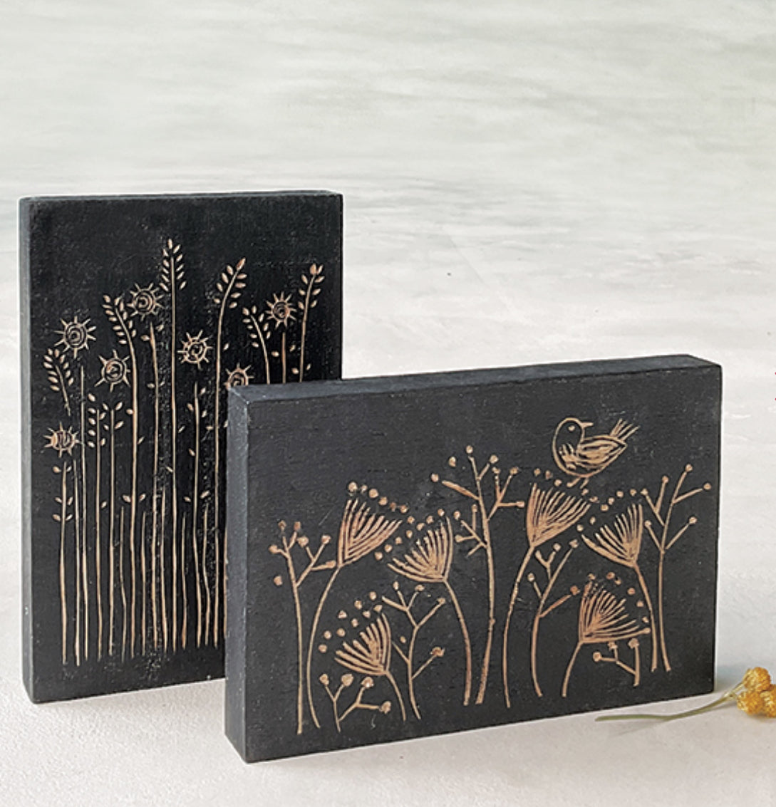 East of India Wood Block - Tall Daisies