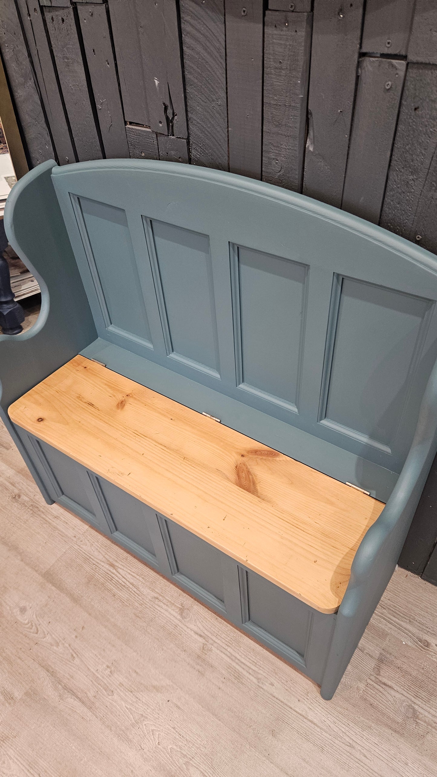 Jitterbug Monks Bench