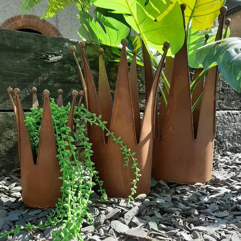 Antiqued Rusted Crown Planters