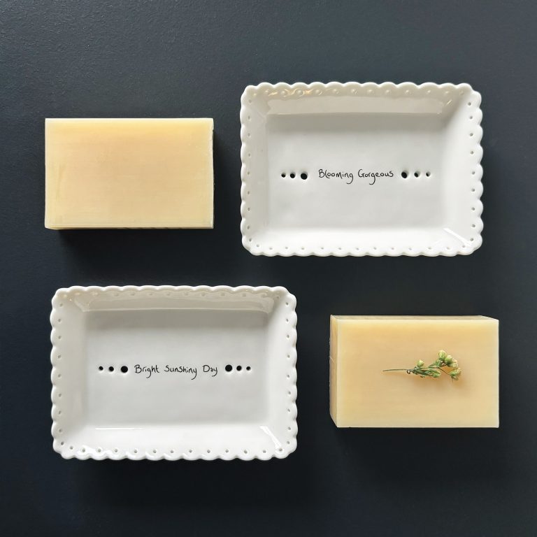 East of India ‘Bright Sunshiny Day’ Scallop Soap Dish