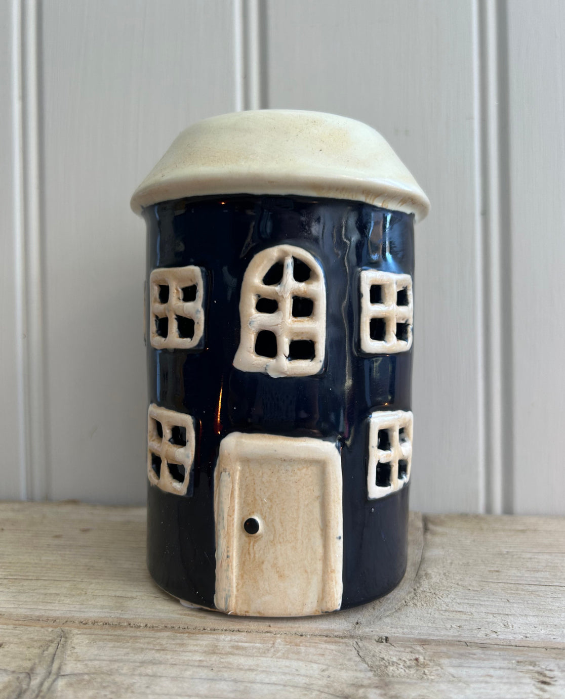 Pottery house wax burner