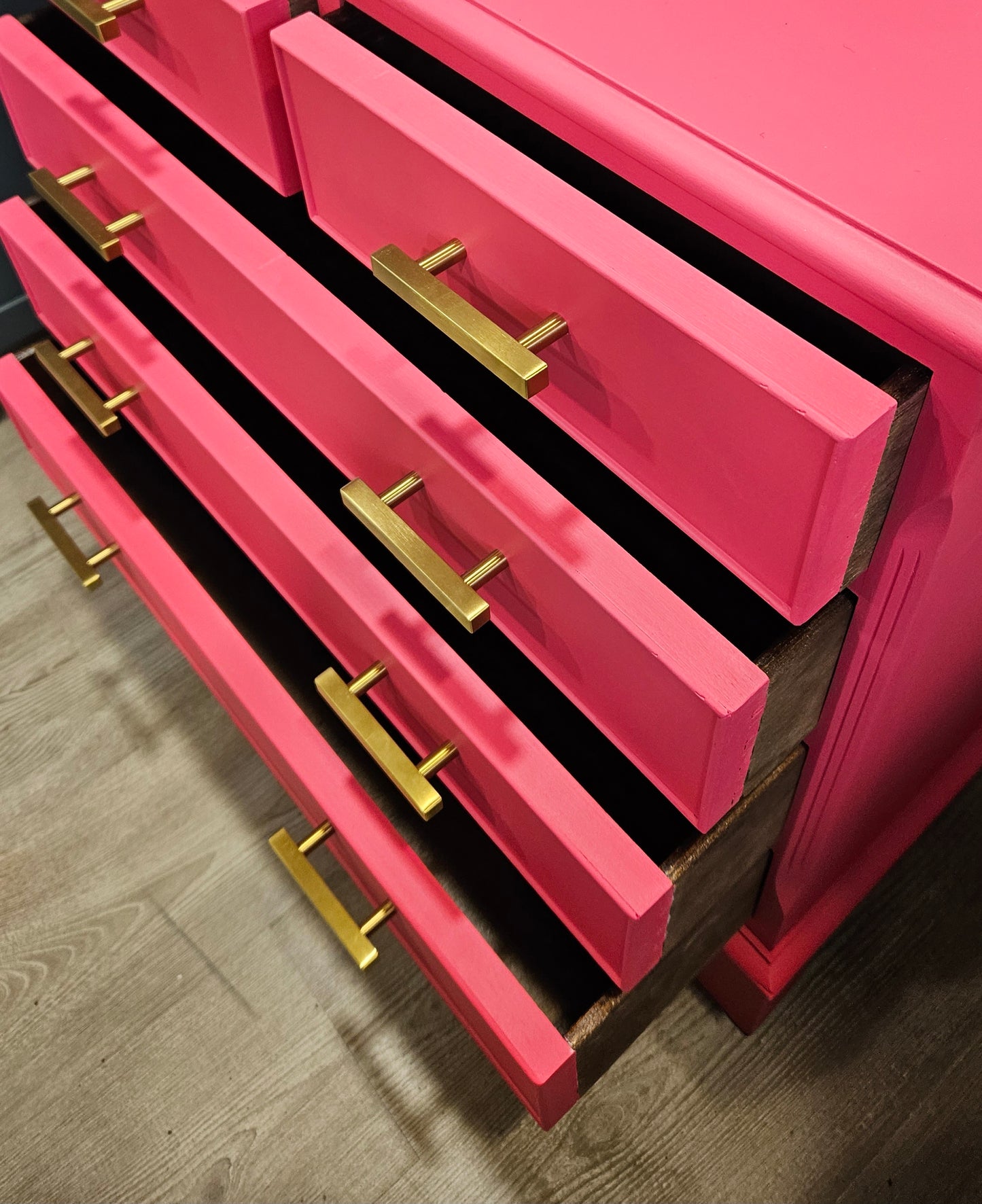 Chest of drawers in Frenchic Raspberry Punch