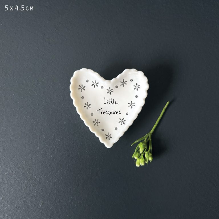 East of India ‘Little Treasures’ Small Scallop Heart Dish