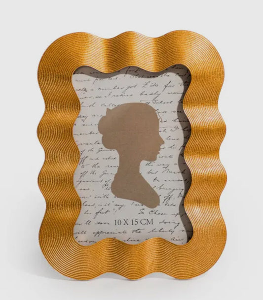 4" x 6" Wavy Photo Frame Gold