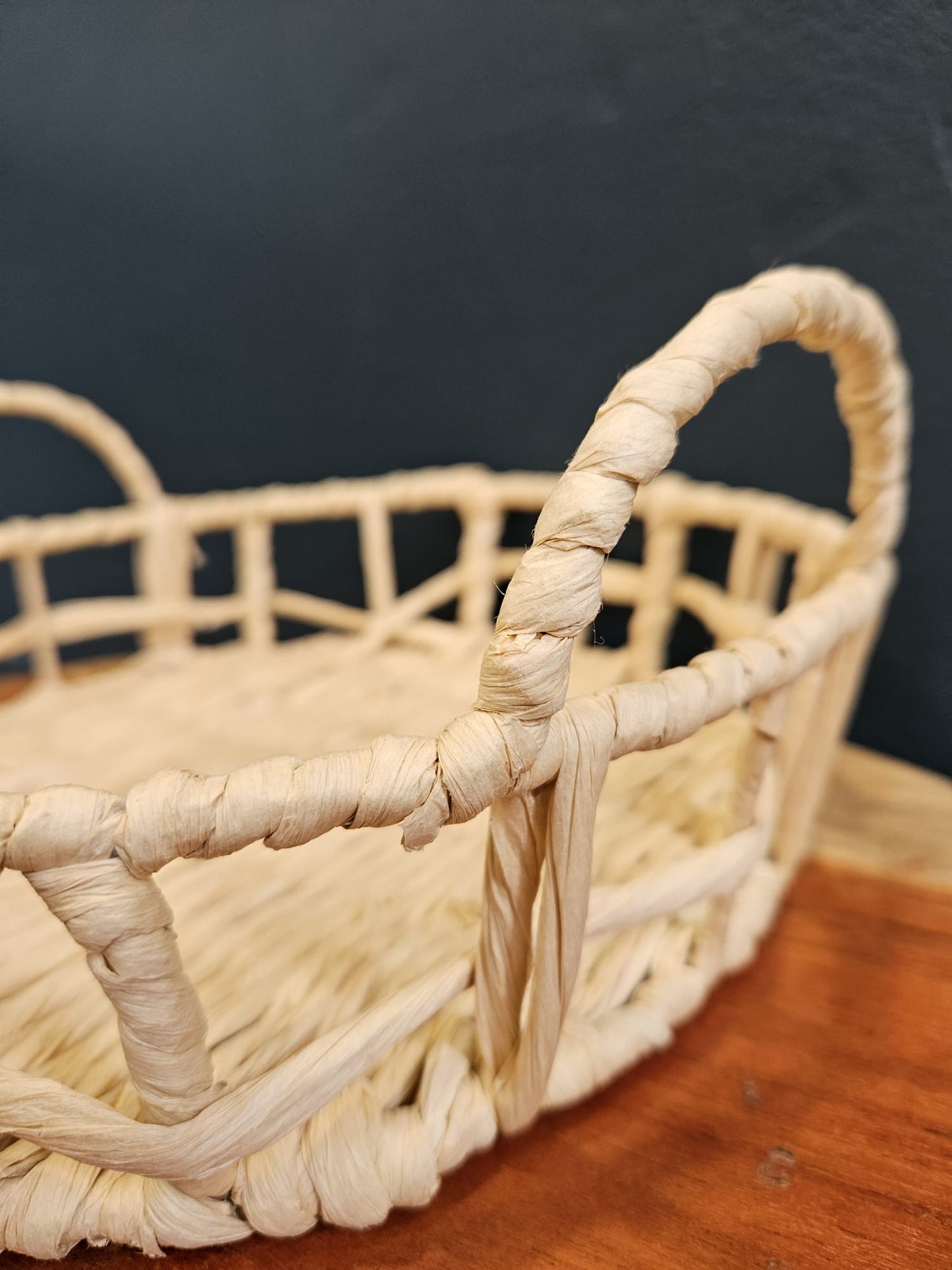 Woven round tray-Small natural