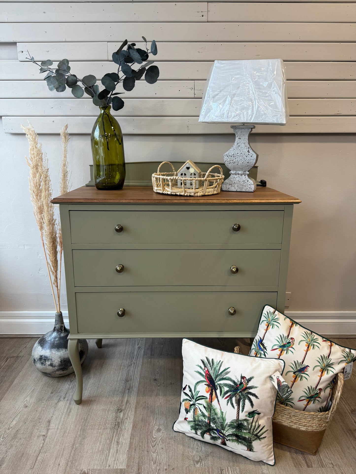 Vintage chest of drawers