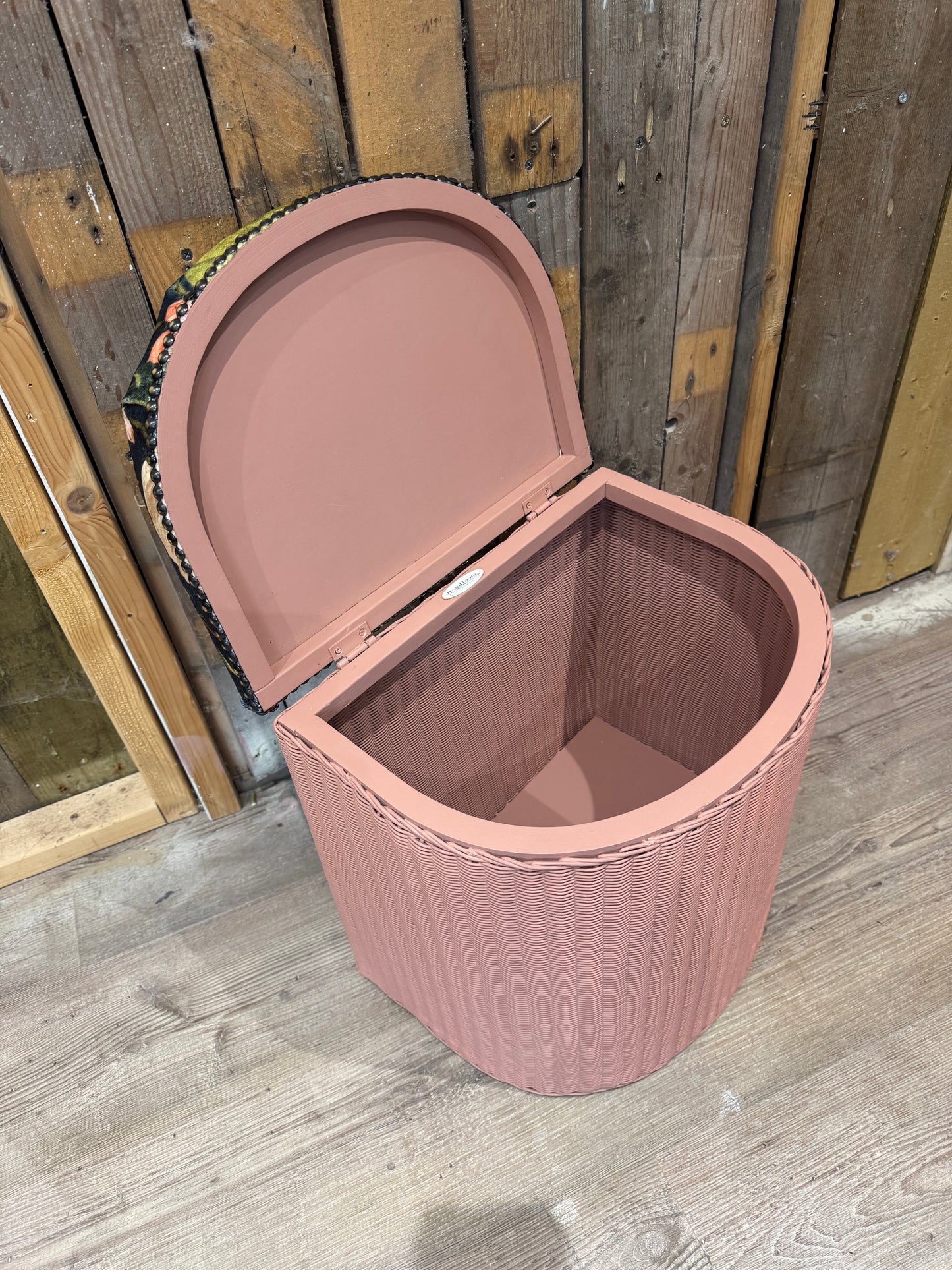 Lloyd Loom Wicker Seat Storage