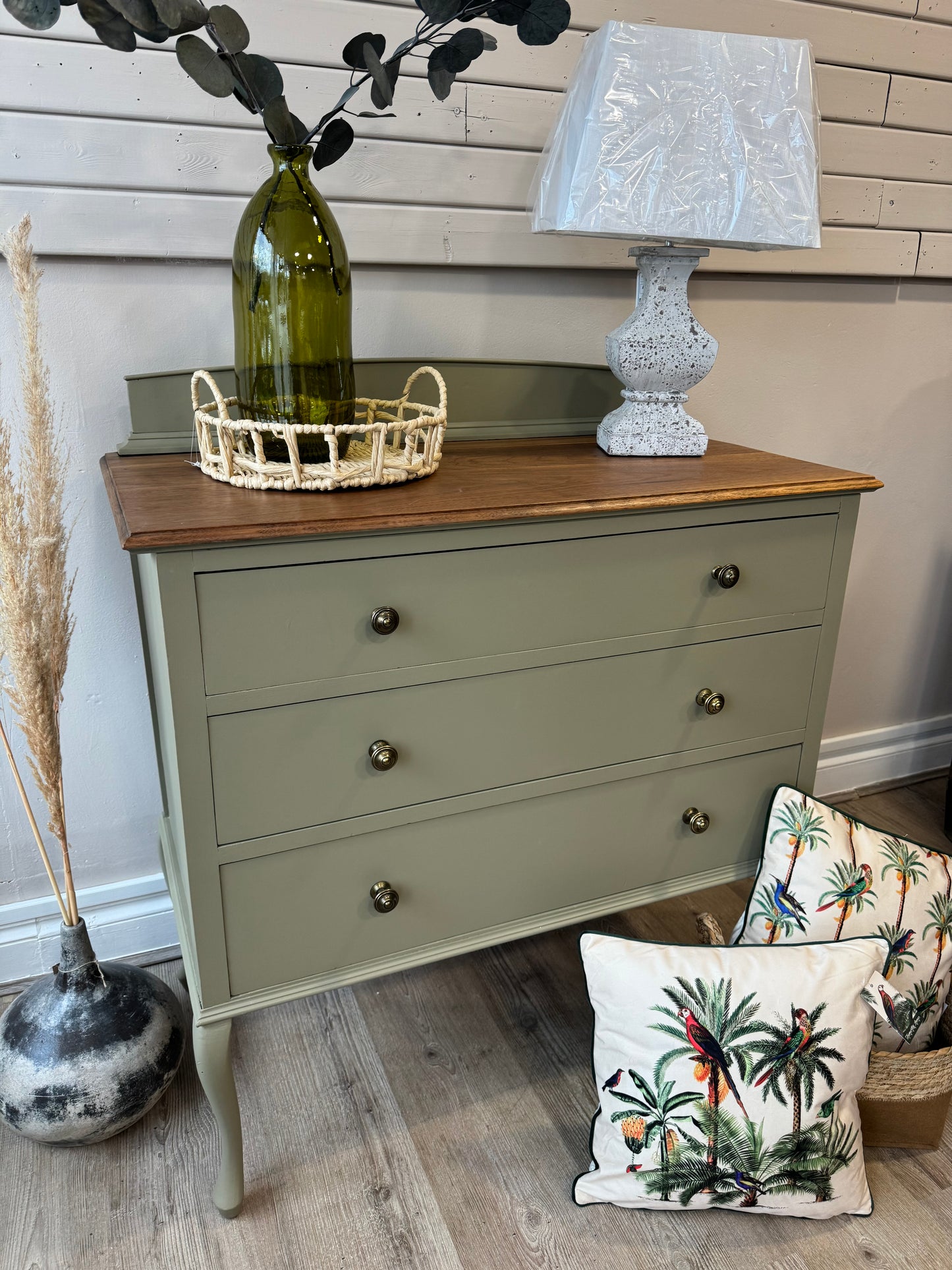 Vintage chest of drawers