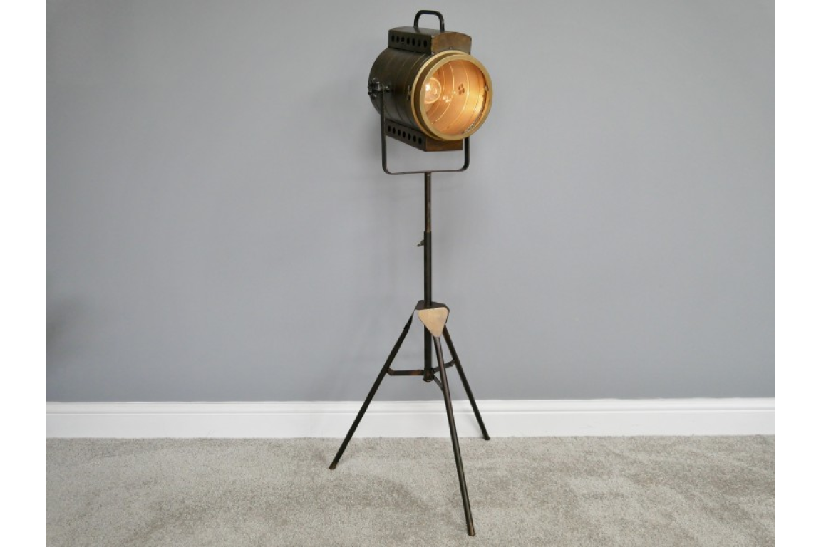 Industrial Tripod Battery Light