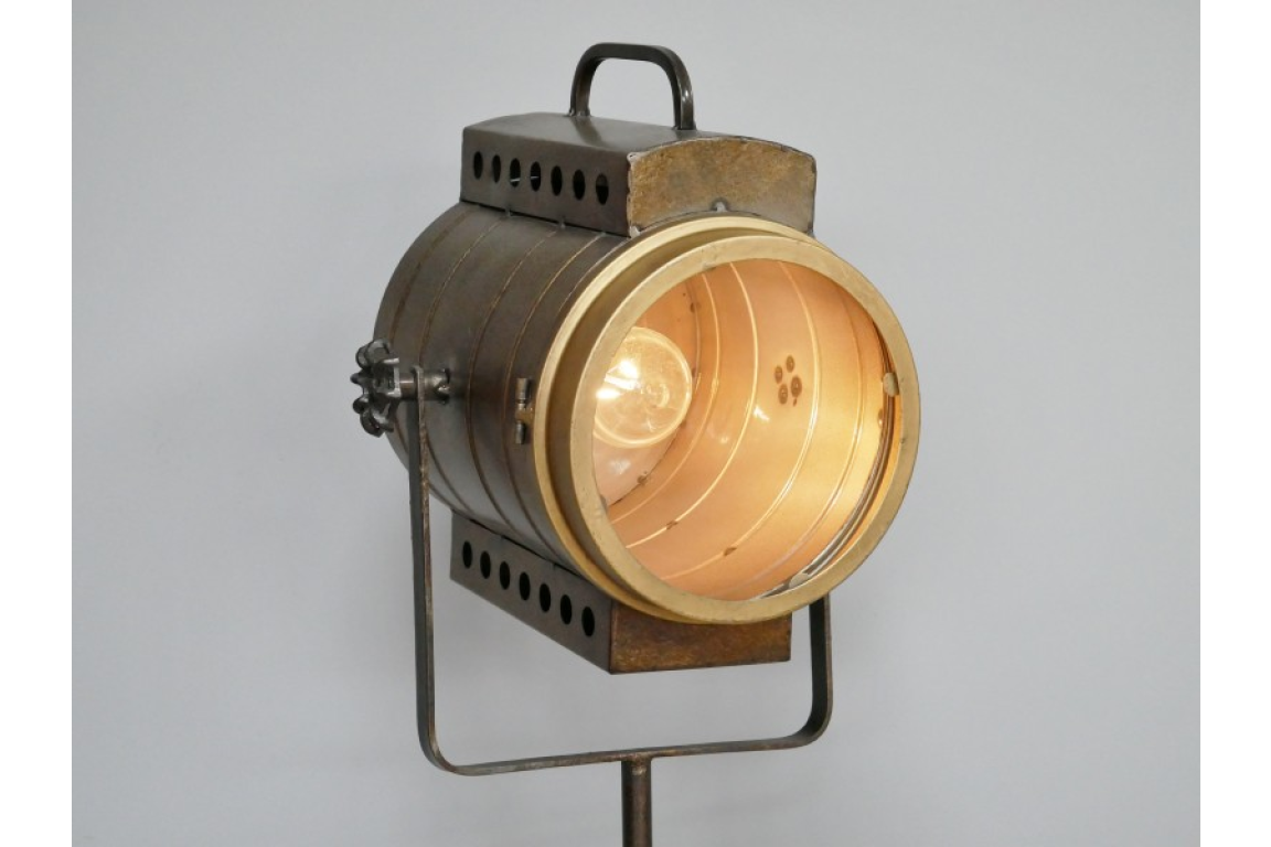 Industrial Tripod Battery Light