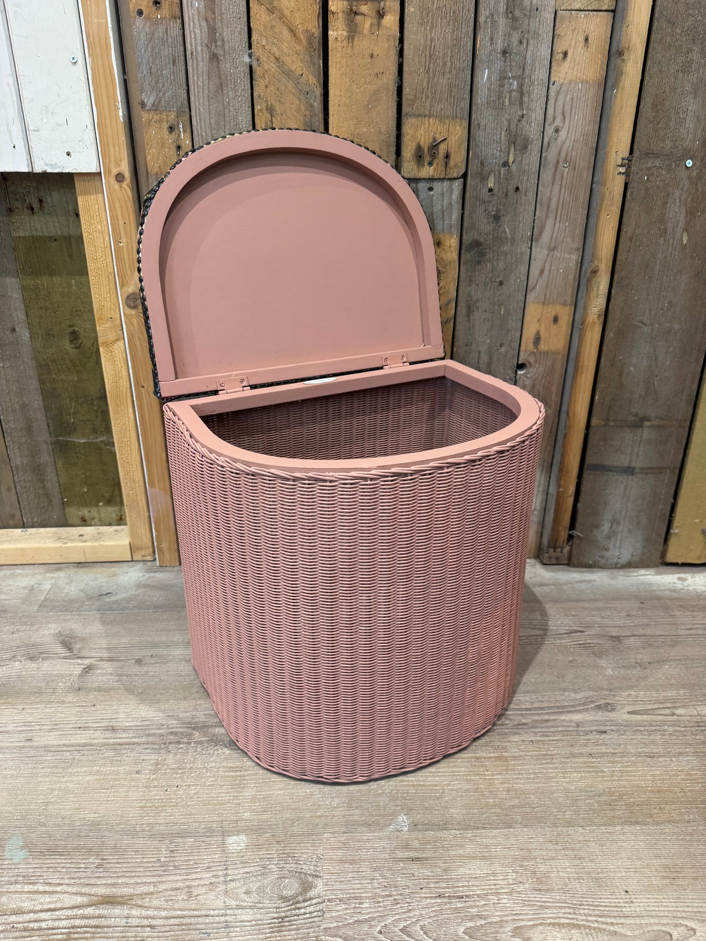 Lloyd Loom Wicker Seat Storage