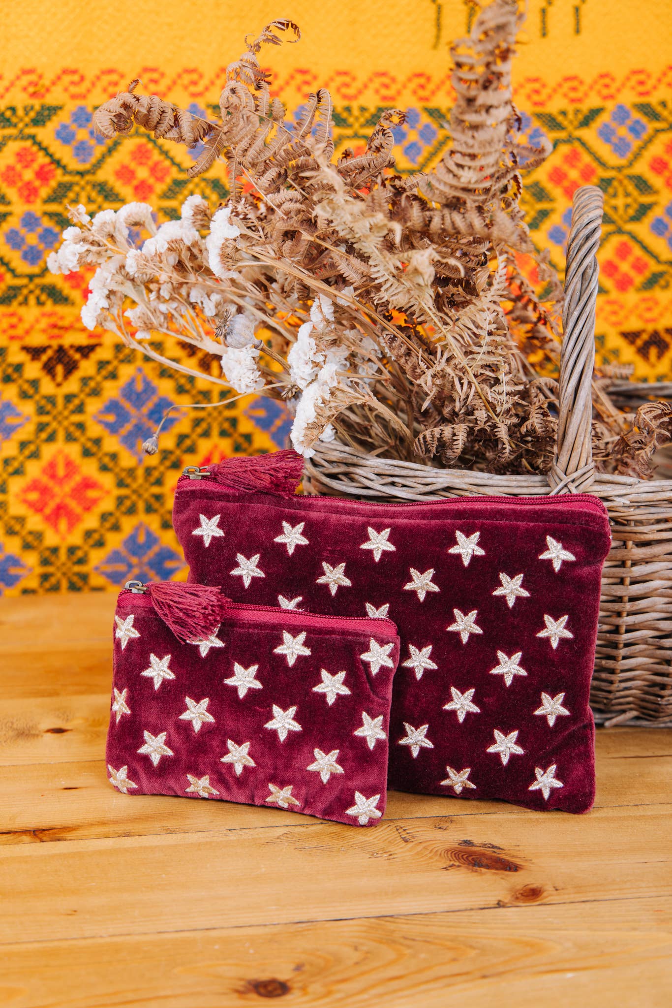 Velvet Star Pouch Burgundy/Gold