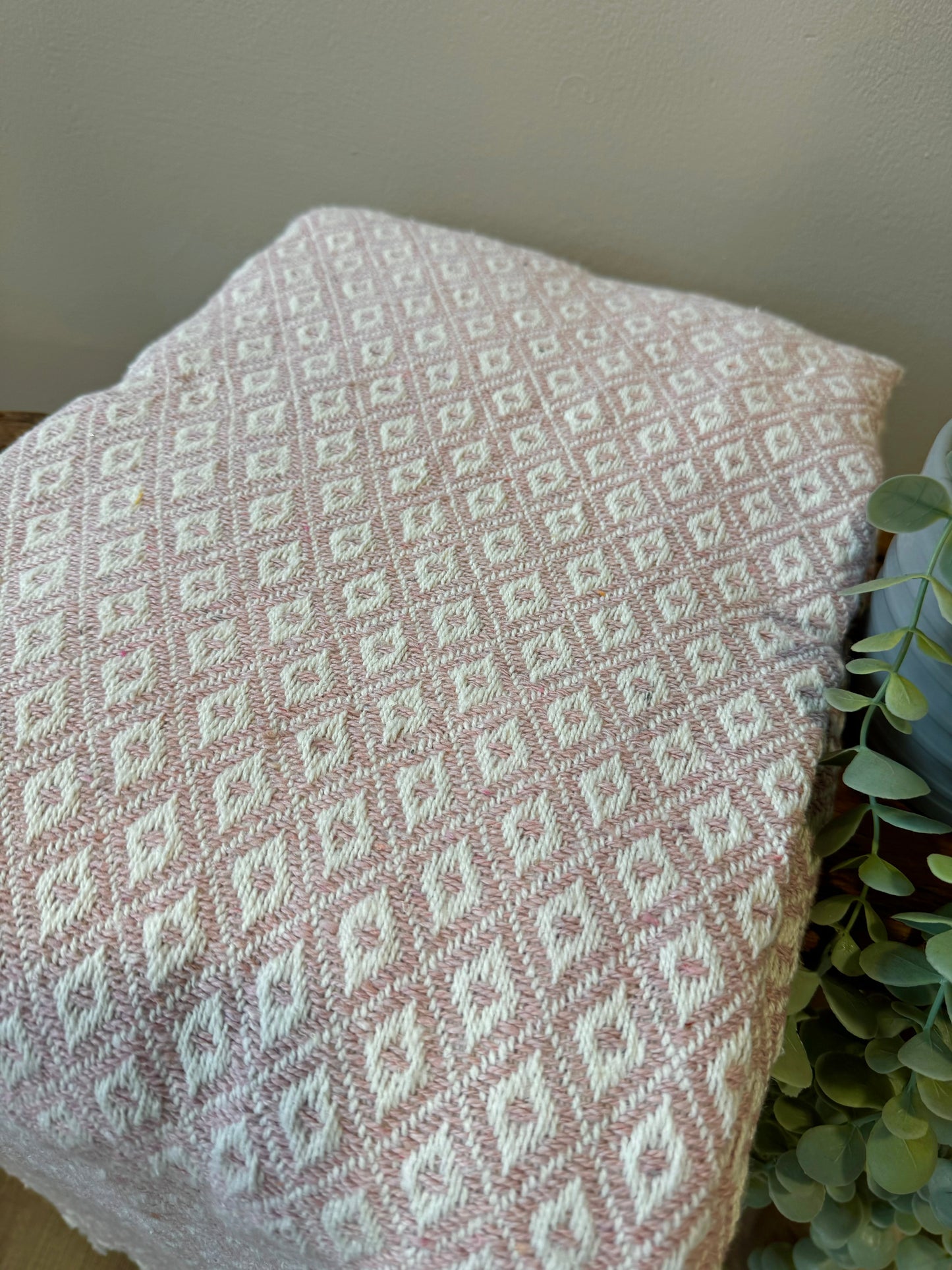 Recycled cotton throw pink