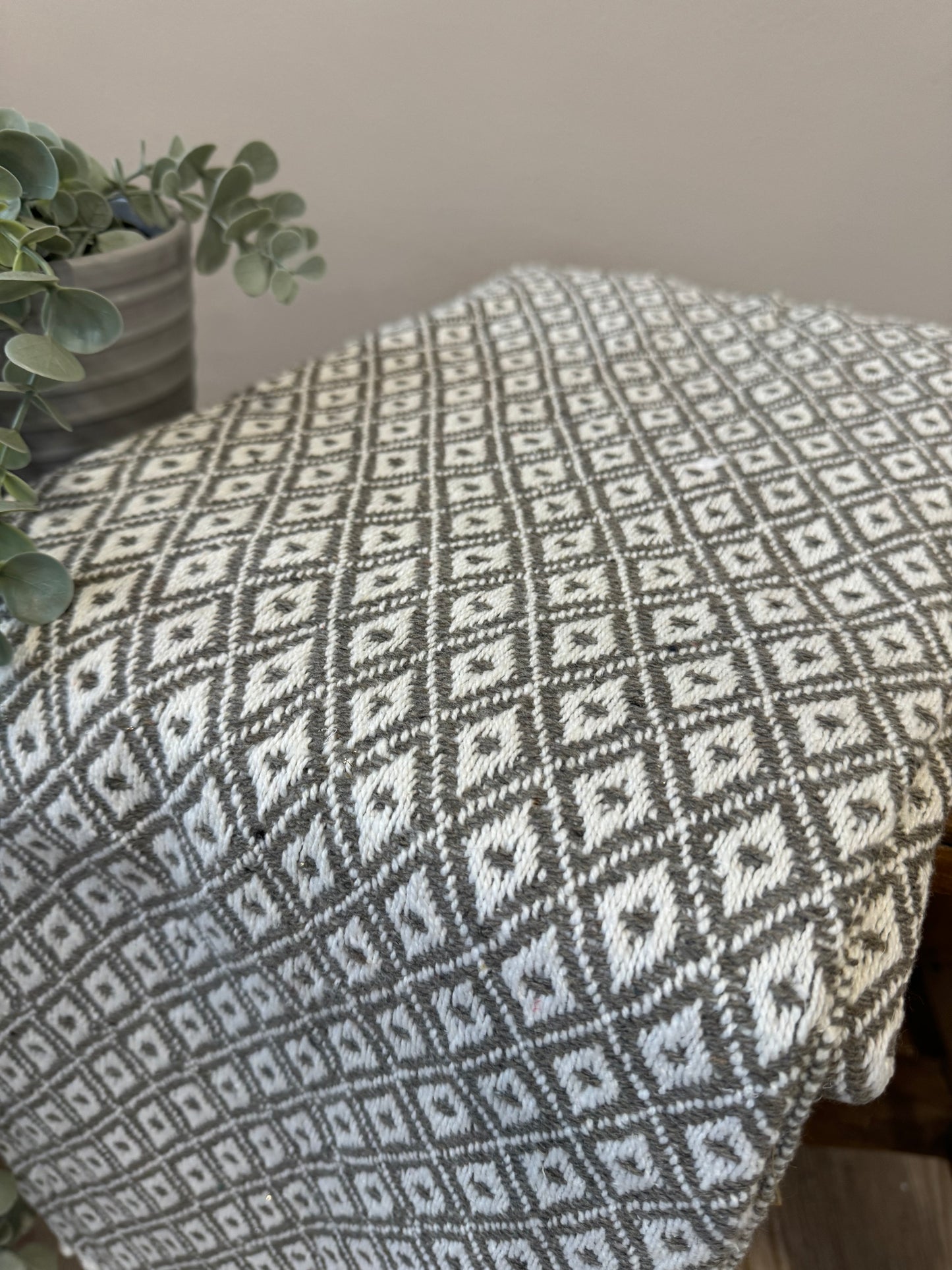 Recycled cotton throw grey