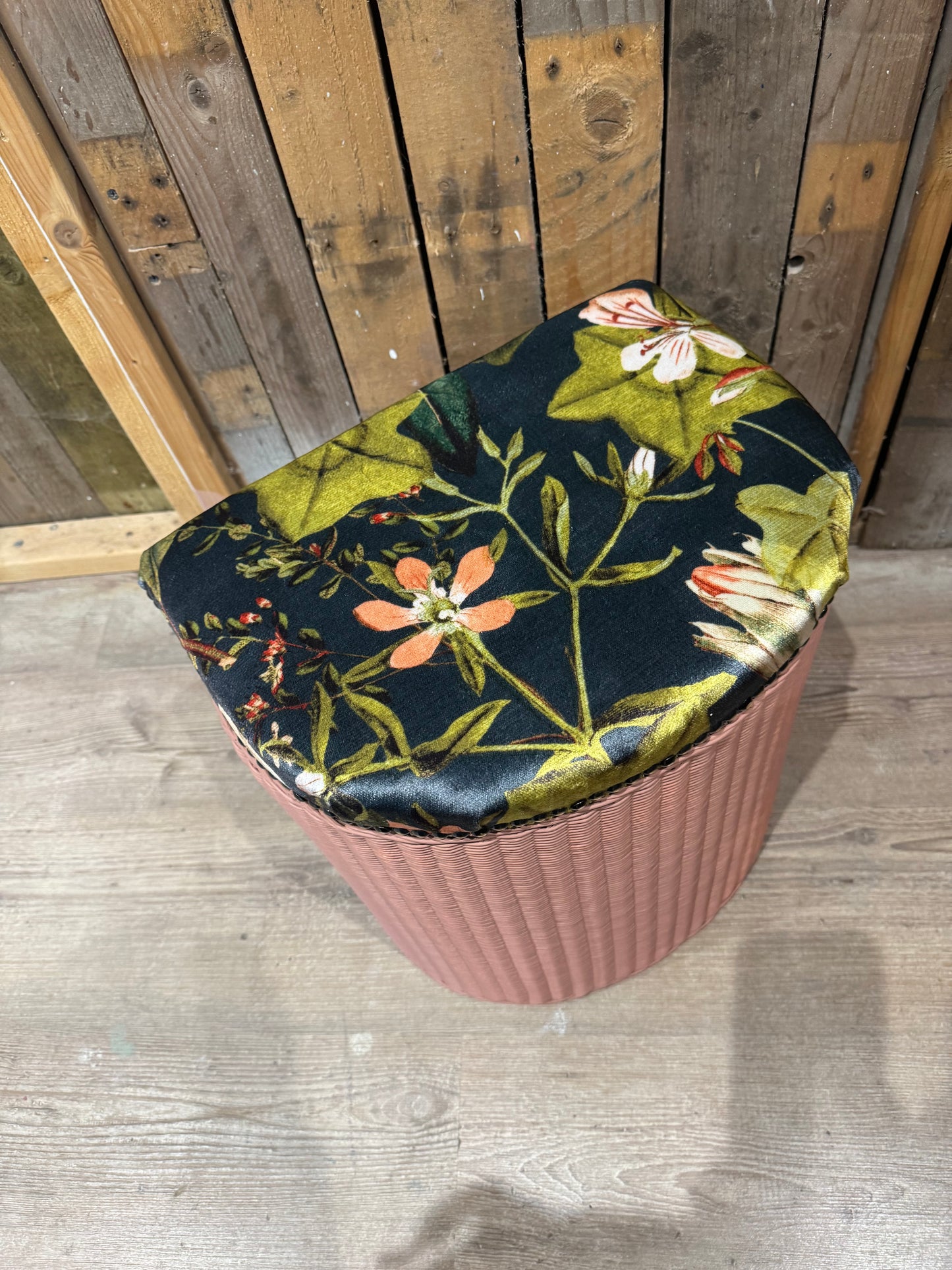 Lloyd Loom Wicker Seat Storage