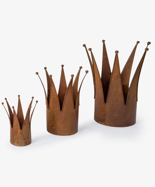 Antiqued rustic crown planters