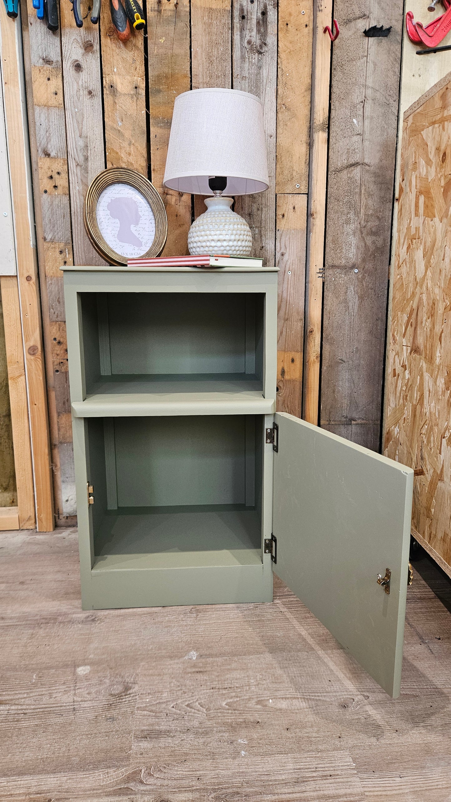 Side Table / Bedside Table Frenchic Olivia