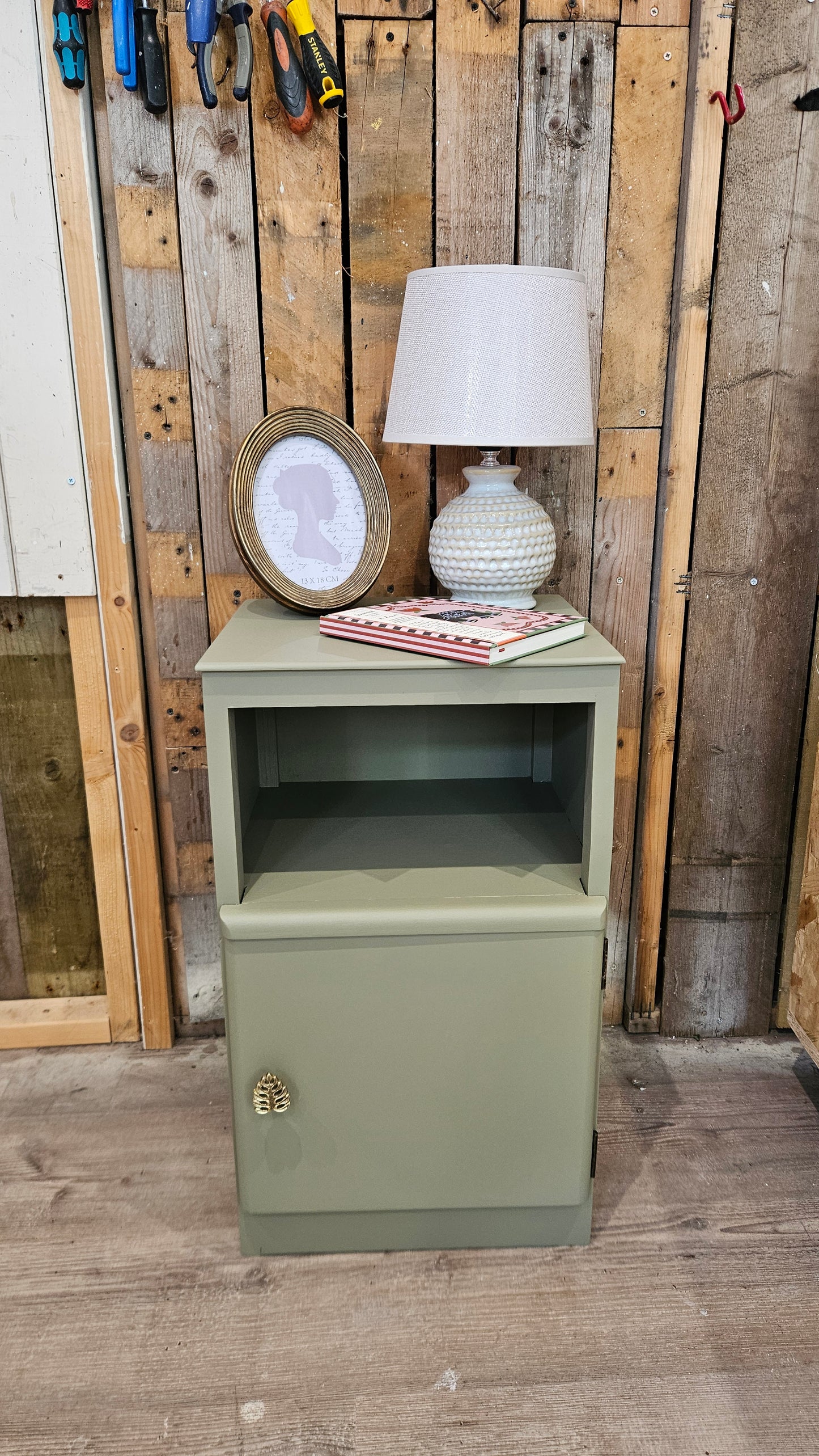 Side Table / Bedside Table Frenchic Olivia