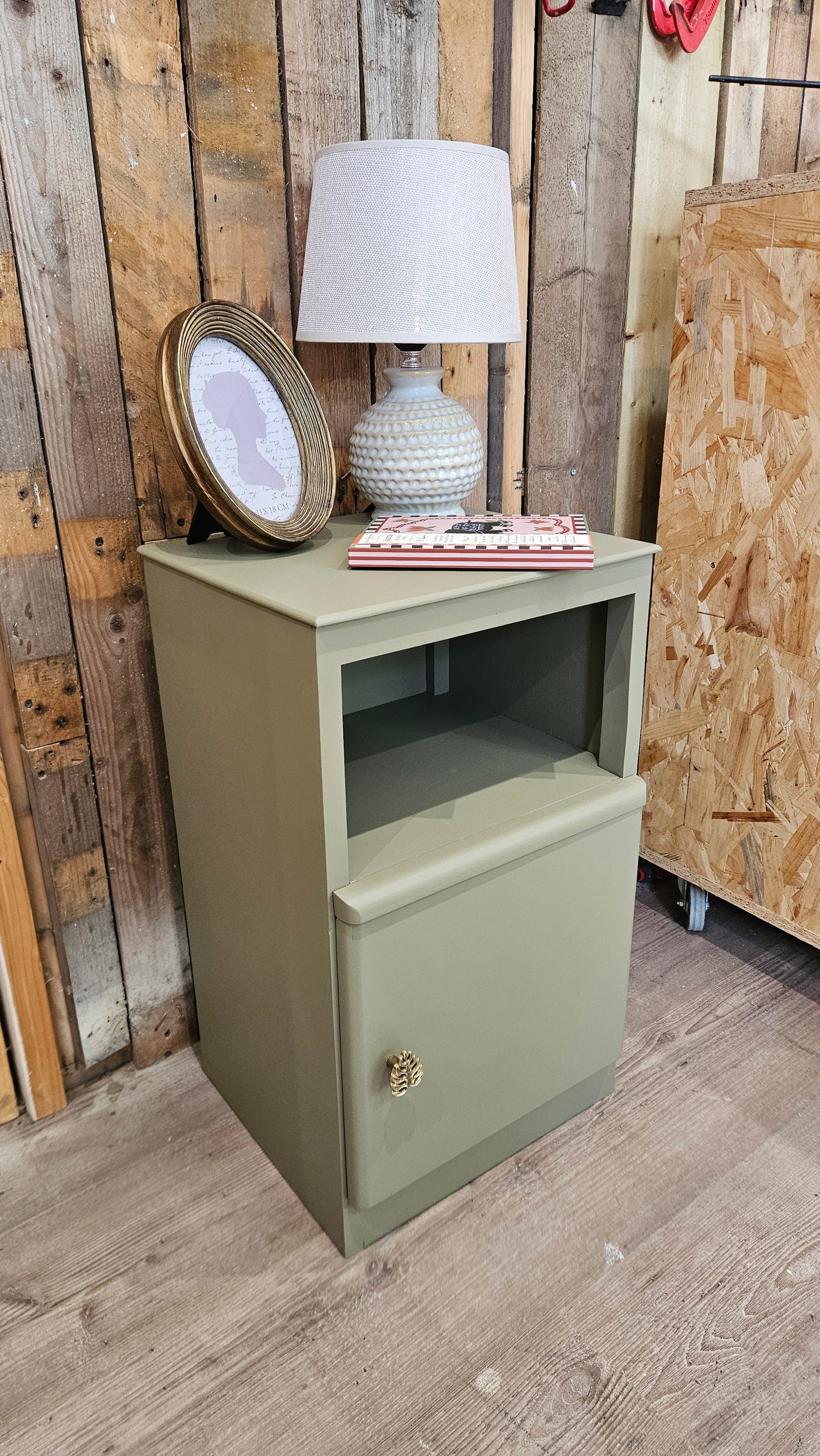 Side Table / Bedside Table Frenchic Olivia